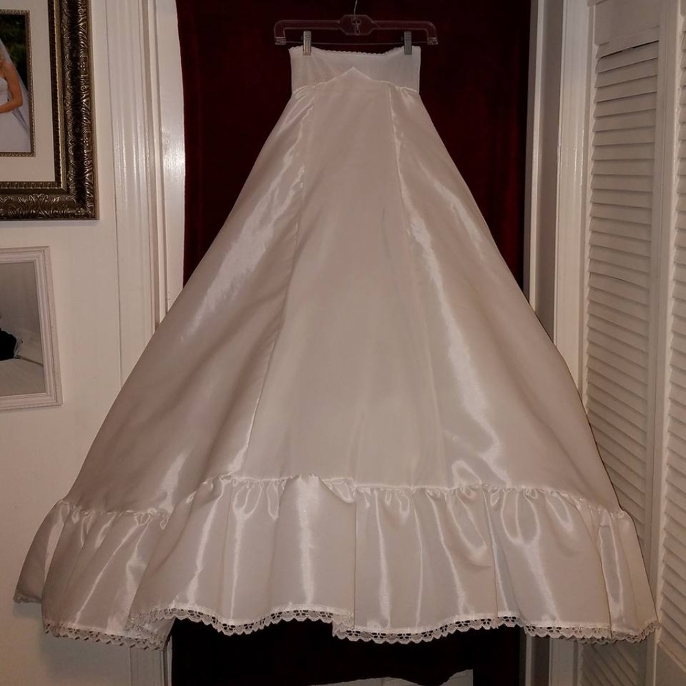 Under Cover 3 Tier Bridal Petticoat, Size 7